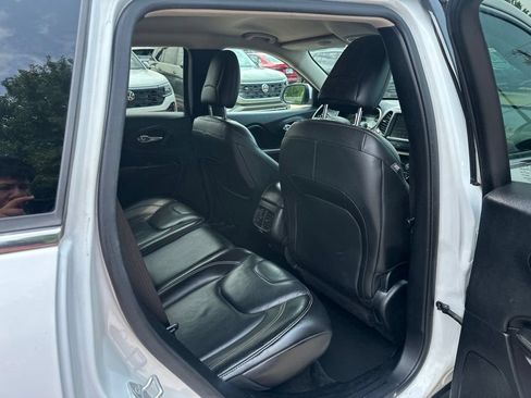 Used 2015 Jeep Cherokee Limited AWD/4WD image 21