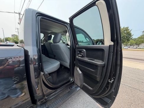Used 2017 RAM 1500 Express w/ Black Ram 1500 Express Group AWD/4WD image 14