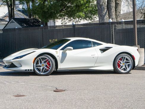 Used 2021 Ferrari F8 Tributo RWD image 9