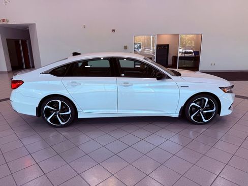 Used 2022 Honda Accord Sport image 12