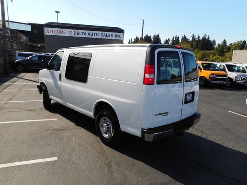 Used 2015 Chevrolet Express 3500 RWD 3500 6.0 V8 Cargo Van 1 Ow image 11