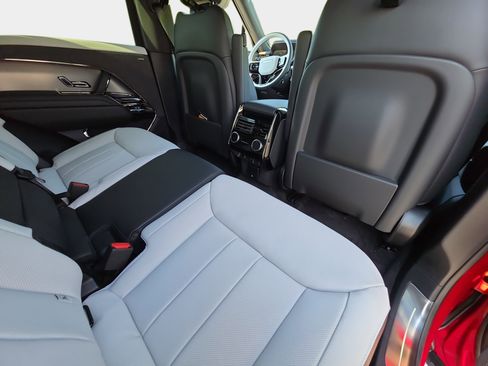 New 2026 Land Rover Range Rover Sport Dynamic SE AWD/4WD image 11