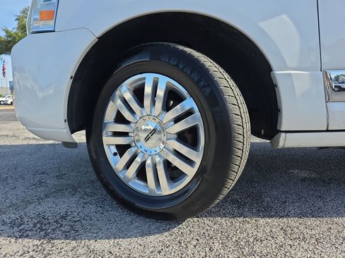 Used 2014 Lincoln Navigator Base image 35