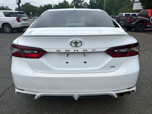 Used 2024 Toyota Camry SE FWD image 4