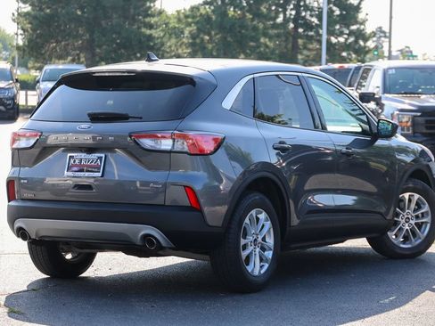 Certified 2022 Ford Escape SE w/ Cold Weather Package FWD image 3