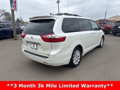Used 2016 Toyota Sienna Limited Premium image 3