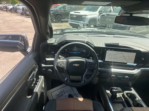 New 2026 Chevrolet Silverado 1500 High Country w/ LPO, Dark Essentials Package AWD/4WD image 25