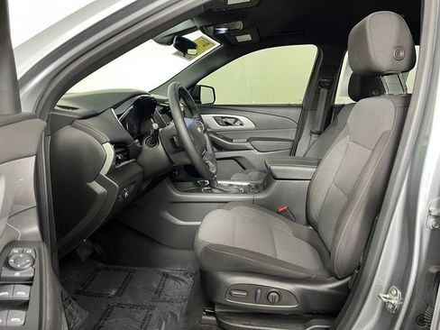 Used 2023 Chevrolet Traverse LT image 11