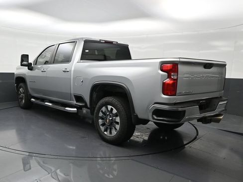 Used 2023 Chevrolet Silverado 2500 LT AWD/4WD image 3