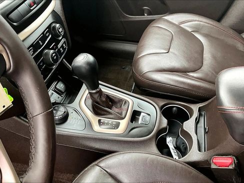 Used 2014 Jeep Cherokee Trailhawk w/ Leather Interior Group image 16