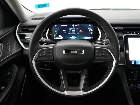 Used 2022 Jeep Grand Cherokee Limited 4xe image 17