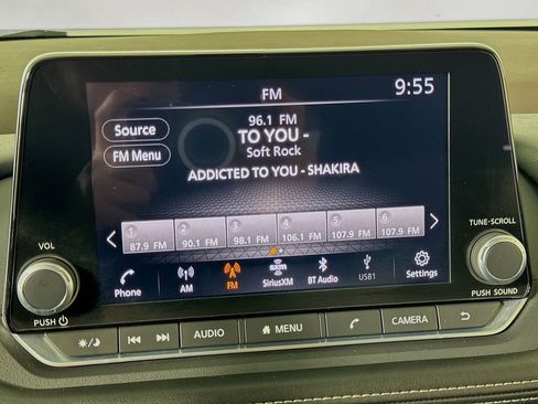 Used 2022 Nissan Rogue SV image 36