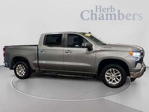 Used 2023 Chevrolet Silverado 1500 LT AWD/4WD image 5