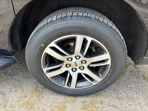 Used 2024 Ford Expedition Max Limited AWD/4WD image 12