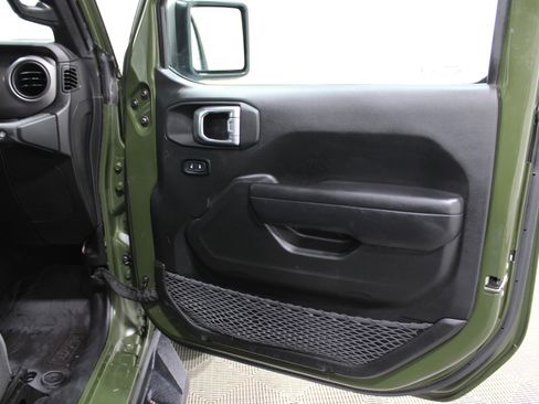 Used 2023 Jeep Gladiator Willys image 27