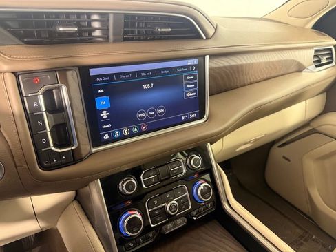 Used 2021 GMC Yukon Denali w/ Denali Premium Package AWD/4WD image 37