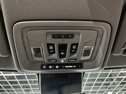 Used 2025 GMC Sierra 2500 Denali w/ Denali Reserve Package AWD/4WD image 24