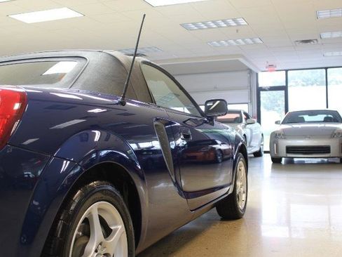 Used 2001 Toyota MR2 RWD image 25