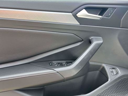 Used 2023 Volkswagen Jetta SE w/ Panoramic Sunroof Package FWD image 20