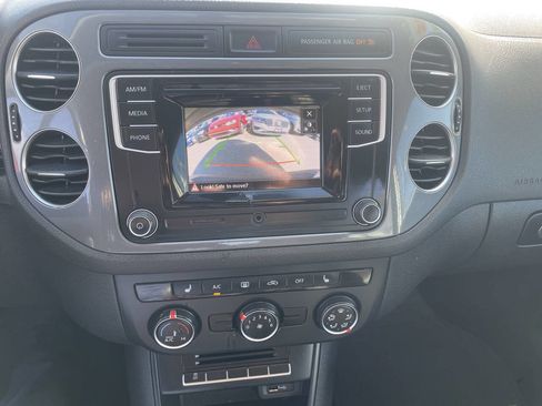 Used 2016 Volkswagen Tiguan S image 24
