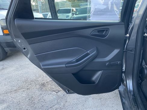 Used 2018 Ford Focus S image 17