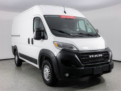 Used 2024 RAM ProMaster 2500 w/ Convenience Group image 12