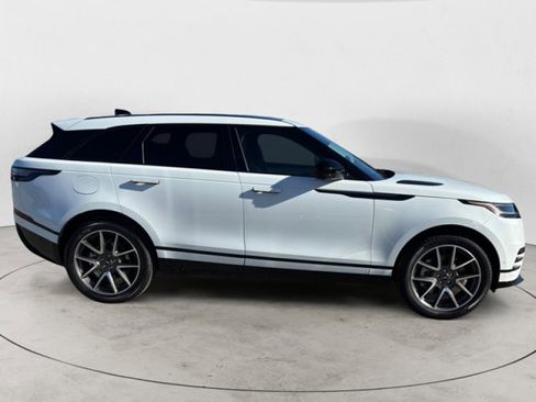 New 2026 Land Rover Range Rover Velar Dynamic SE image 3