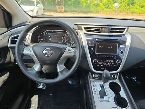 Used 2017 Nissan Murano S AWD/4WD image 13
