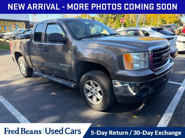 Used 2008 GMC Sierra 1500 SLE w/ Power Pack Plus AWD/4WD image 2