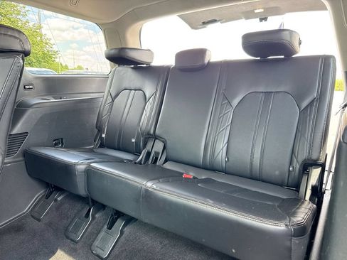 Used 2020 Ford Expedition Platinum AWD/4WD image 25