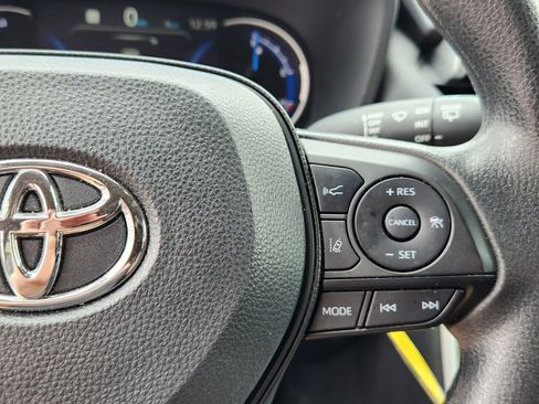 Certified 2025 Toyota RAV4 LE AWD/4WD image 17