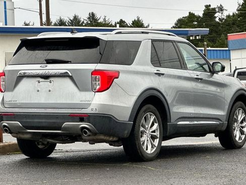 Used 2023 Ford Explorer Limited image 3