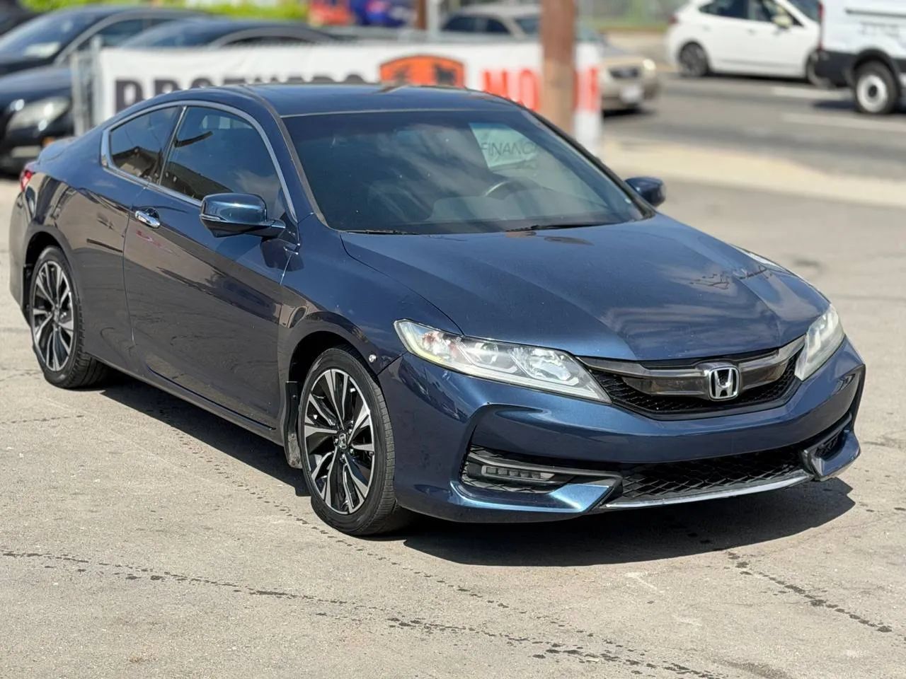 Used 2017 Honda Accord EX-L image 2