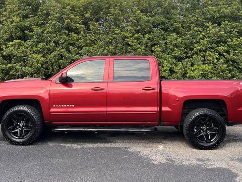 Used 2018 Chevrolet Silverado 1500 LT w/ All Star Edition image 4