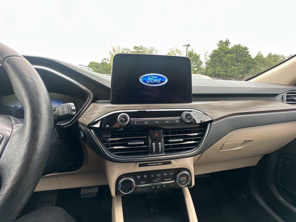 Used 2020 Ford Escape Titanium AWD/4WD image 20