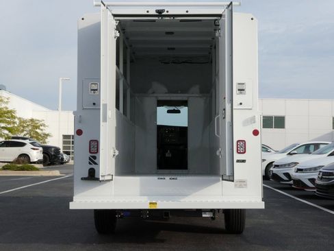 New 2025 GMC Savana 3500 w/ Power Convenience Package RWD image 22