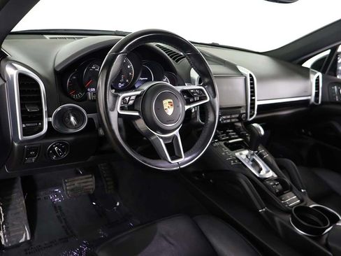 Used 2017 Porsche Cayenne AWD/4WD image 29