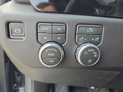 New 2026 GMC Sierra 1500 SLE image 28