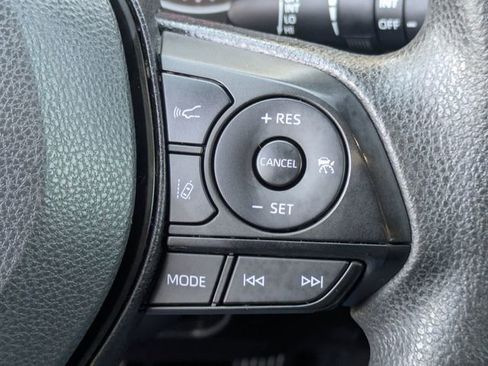 Used 2022 Toyota RAV4 XLE image 20