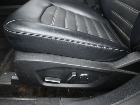 Used 2018 Ford Fusion SE w/ Equipment Group 201A image 11