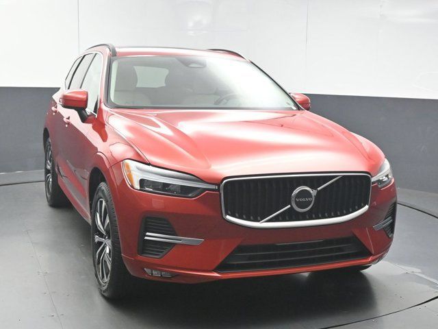 Used 2023 Volvo XC60 B5 Core w/ Climate Package FWD image 2