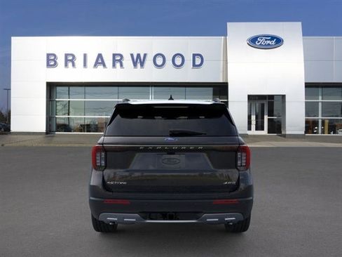 New 2026 Ford Explorer Active w/ Active Comfort Package image 5