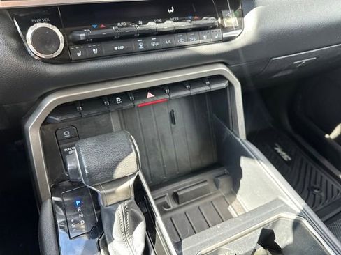 Used 2023 Toyota Tundra Limited AWD/4WD image 45
