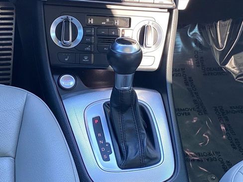 Used 2015 Audi Q3 2.0T Prestige w/ Prestige Package image 10