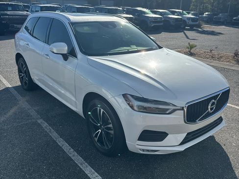 Used 2021 Volvo XC60 T5 Momentum image 5