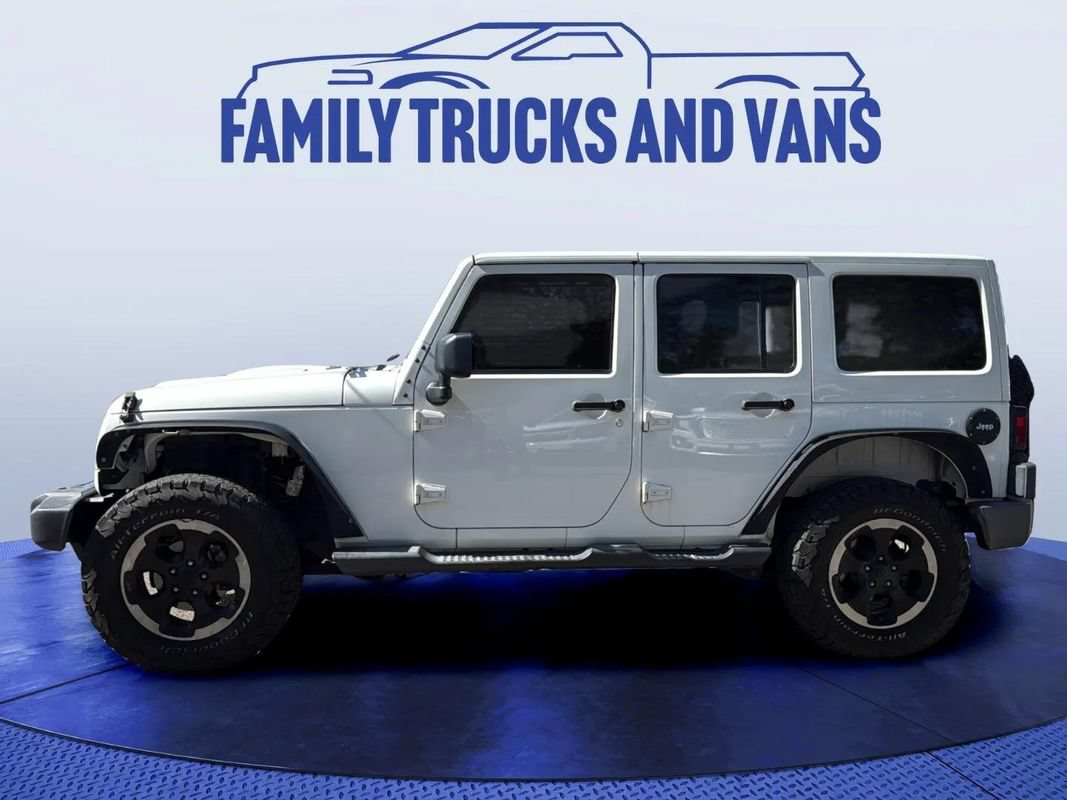 Used 2014 Jeep Wrangler Unlimited Sahara AWD/4WD image 2