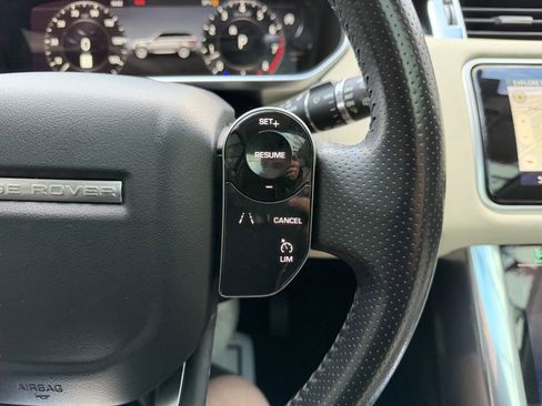 Used 2020 Land Rover Range Rover Sport HSE image 32