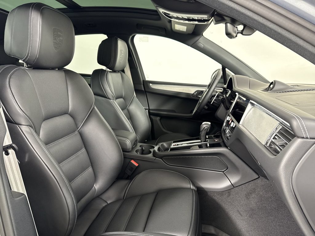 Certified 2026 Porsche Macan Turbo AWD/4WD image 23