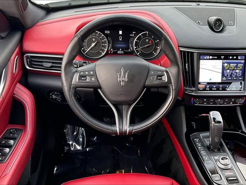 Used 2021 Maserati Levante image 6