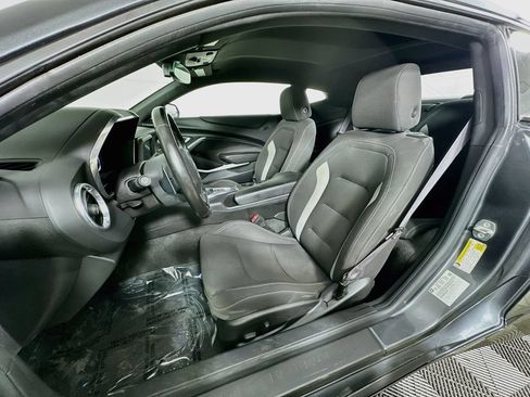 Used 2017 Chevrolet Camaro LT RWD image 20